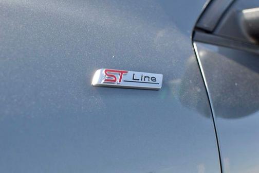 Carbonized Gray Metallic 2025 Ford Escape ST-Line Select