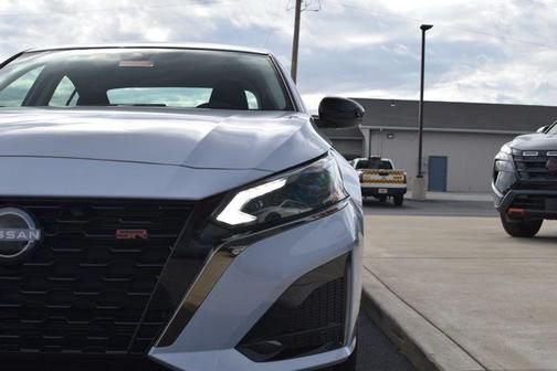 2025 Nissan Altima SR FWD