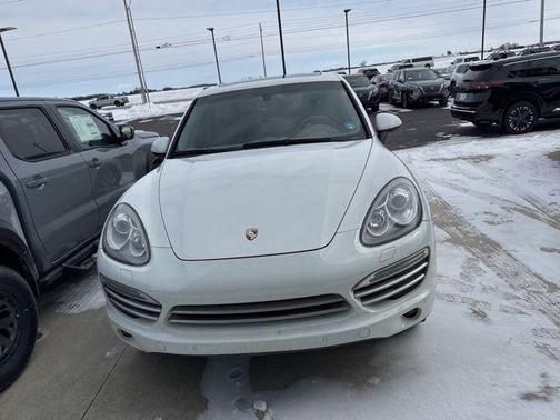 2014 Porsche Cayenne Platinum Edition