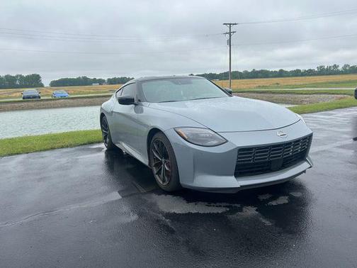 Boulder Gray/Super Black 2024 Nissan Z Performance Manual