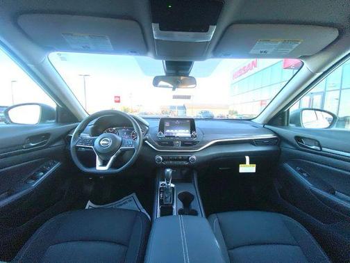 Glacier White 2026 Nissan Altima 2.5 SV