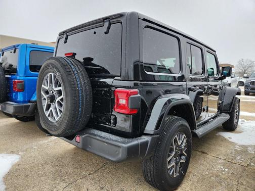 2026 Jeep Wrangler 4-Door Sahara 4x4