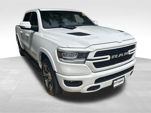 Bright White Clearcoat 2022 RAM 1500 Laramie