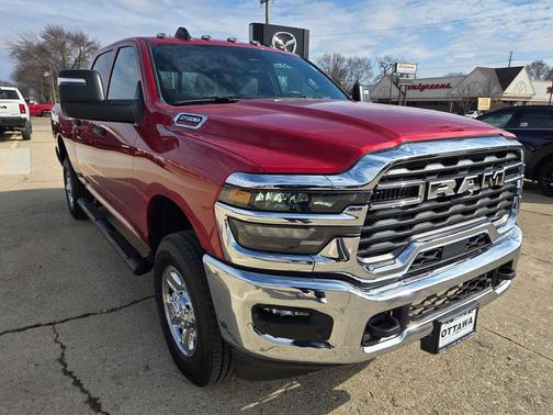 2026 RAM 2500 Tradesman Crew Cab 4x4 6'4' Box