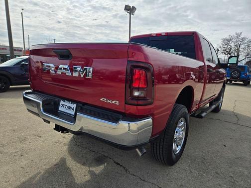 2026 RAM 2500 Tradesman Crew Cab 4x4 6'4' Box