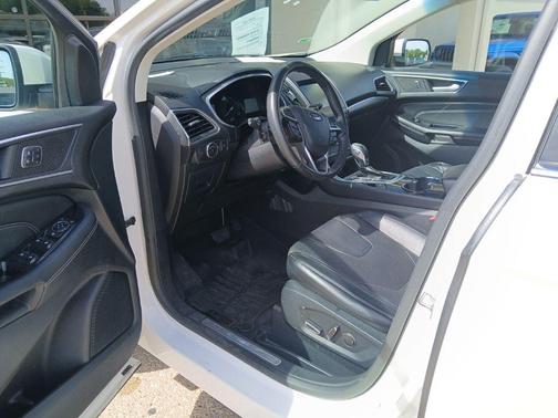 White Platinum Clearcoat Metallic 2015 Ford Edge Titanium
