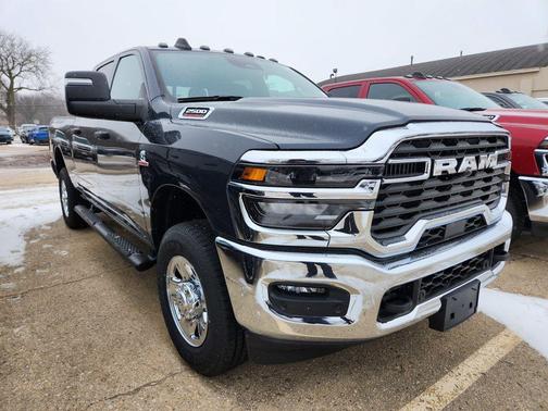 2026 RAM 2500 Tradesman Crew Cab 4x4 6'4' Box
