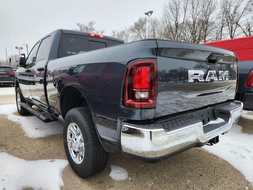 2026 RAM 2500 Tradesman Crew Cab 4x4 6'4' Box