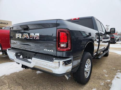 2026 RAM 2500 Tradesman Crew Cab 4x4 6'4' Box