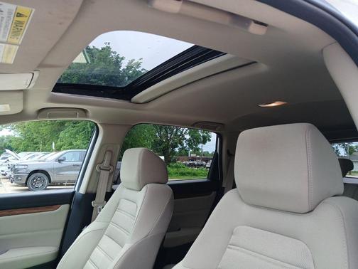 White Diamond Pearl 2018 Honda CR-V EX