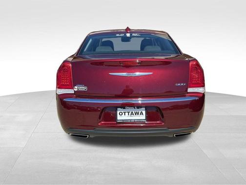 Velvet Red Pearlcoat 2019 Chrysler 300 Touring
