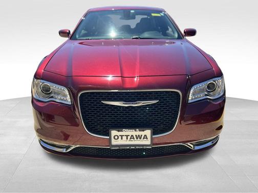 Velvet Red Pearlcoat 2019 Chrysler 300 Touring