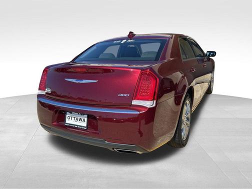 Velvet Red Pearlcoat 2019 Chrysler 300 Touring