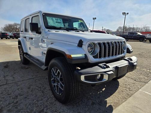 2026 Jeep Wrangler 4-Door Sahara 4x4