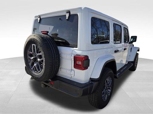 2026 Jeep Wrangler 4-Door Sahara 4x4