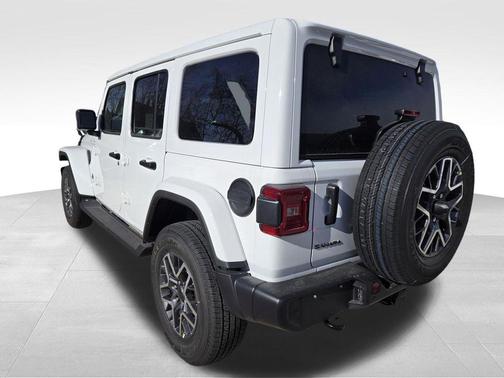 2026 Jeep Wrangler 4-Door Sahara 4x4