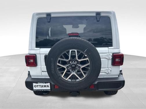 bright white clearcoat 2026 Jeep Wrangler 4-Door Sahara 4x4