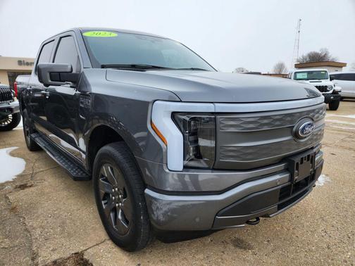 2023 Ford F-150 Lightning LARIAT