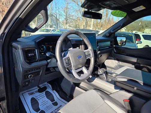 2023 Ford F-150 Lightning LARIAT