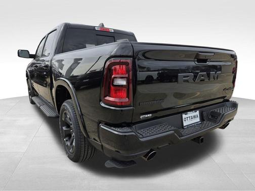 Diamond Black Crystal Pearlcoat 2026 RAM 1500 Big Horn/Lone Star