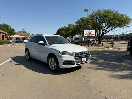 Glacier White Metallic 2019 Audi Q5 2.0T Premium
