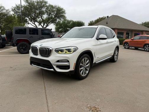 White 2018 BMW X3 xDrive30i