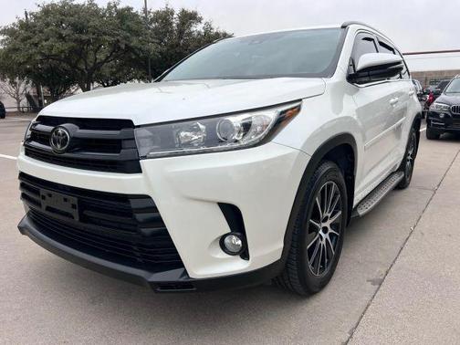 2017 Toyota Highlander SE