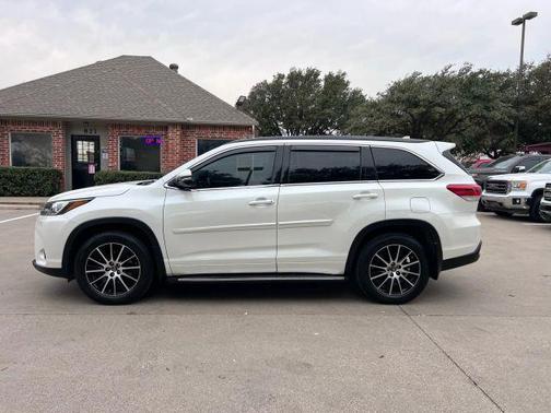2017 Toyota Highlander SE