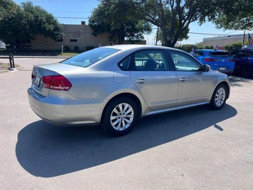 Gray 2013 Volkswagen Passat 2.5 S