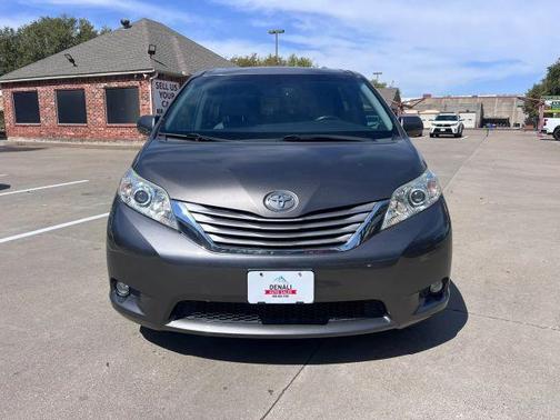 2017 Toyota Sienna XLE Premium
