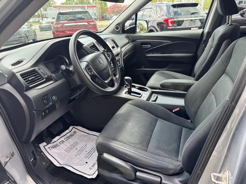 Lunar Silver Metallic 2017 Honda Ridgeline RTS 4x4 Crew Cab 5.3' Bed
