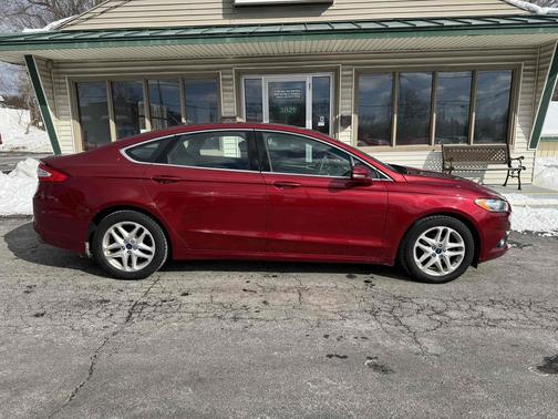 2016 Ford Fusion 4dr Sdn SE FWD
