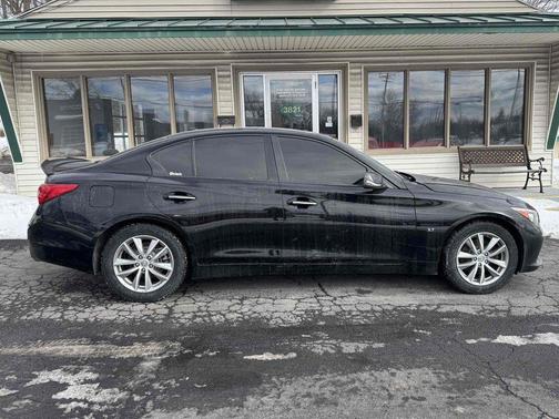 2015 INFINITI Q50 Premium