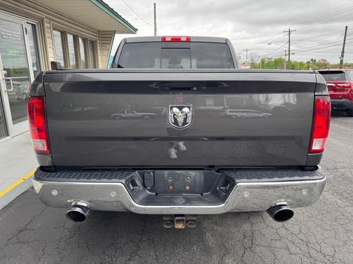 Granite Crystal Metallic Clearcoat 2017 RAM 1500 Big Horn 4x4 Crew Cab 5'7" Box