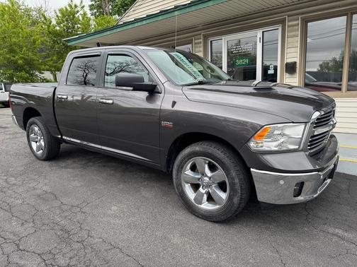 Granite Crystal Metallic Clearcoat 2017 RAM 1500 Big Horn 4x4 Crew Cab 5'7" Box
