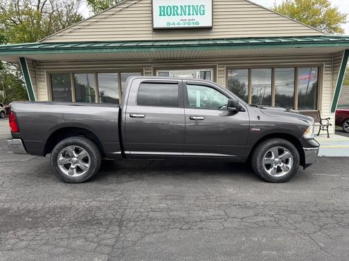 Granite Crystal Metallic Clearcoat 2017 RAM 1500 Big Horn 4x4 Crew Cab 5'7" Box