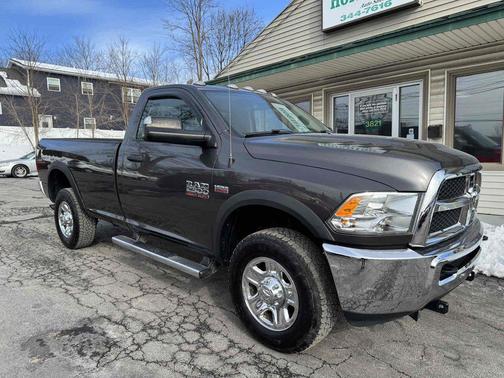 2017 RAM 2500 Tradesman Regular Cab 4x4 8' Box