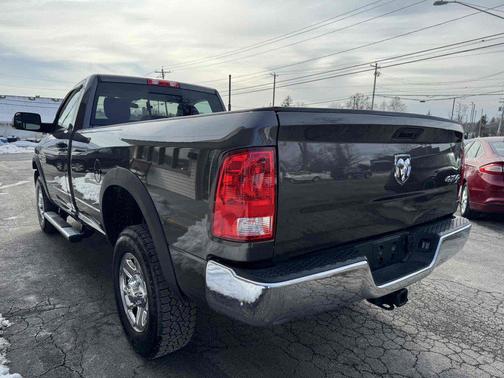 2017 RAM 2500 Tradesman Regular Cab 4x4 8' Box