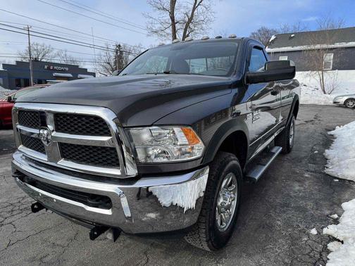 2017 RAM 2500 Tradesman Regular Cab 4x4 8' Box