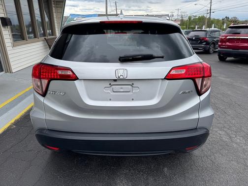 Alabaster Silver Metallic 2016 Honda HR-V AWD 4dr CVT EX-L w/Navi
