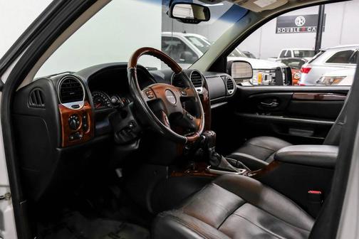 Summit White 2009 GMC Envoy Denali