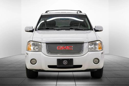 Summit White 2009 GMC Envoy Denali