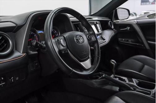 2017 Toyota RAV4 SE