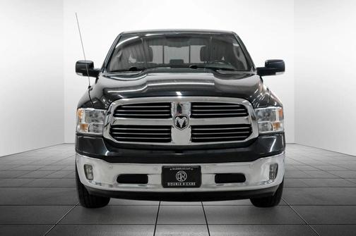 Brilliant Black Crystal Pearlcoat 2017 RAM 1500 Lone Star