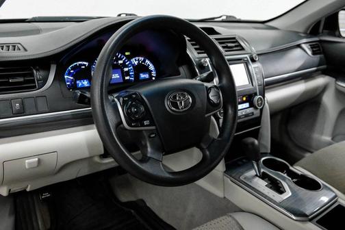 2014 Toyota Camry Hybrid LE
