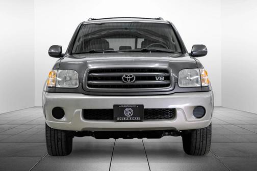 2004 Toyota Sequoia SR5