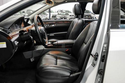 Silver 2007 Mercedes-Benz S-Class S 550 Sedan 4D