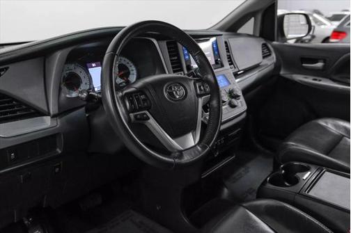 2017 Toyota Sienna SE