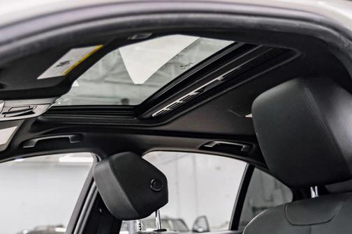 White 2017 BMW 340 340i Sedan 4D