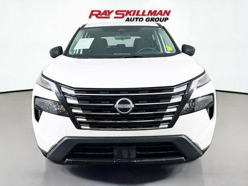 Glacier White 2024 Nissan Rogue S